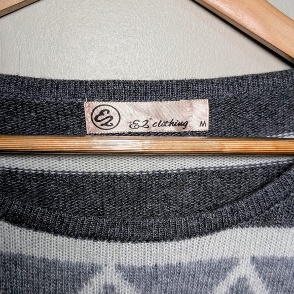 Gray and Yellow Patterned Sweater E2 clothing Medium - Picture 3 of 6